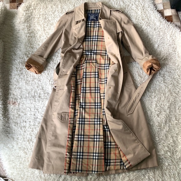 Burberry Jackets & Blazers - Burberry’s London Vintage Trench -